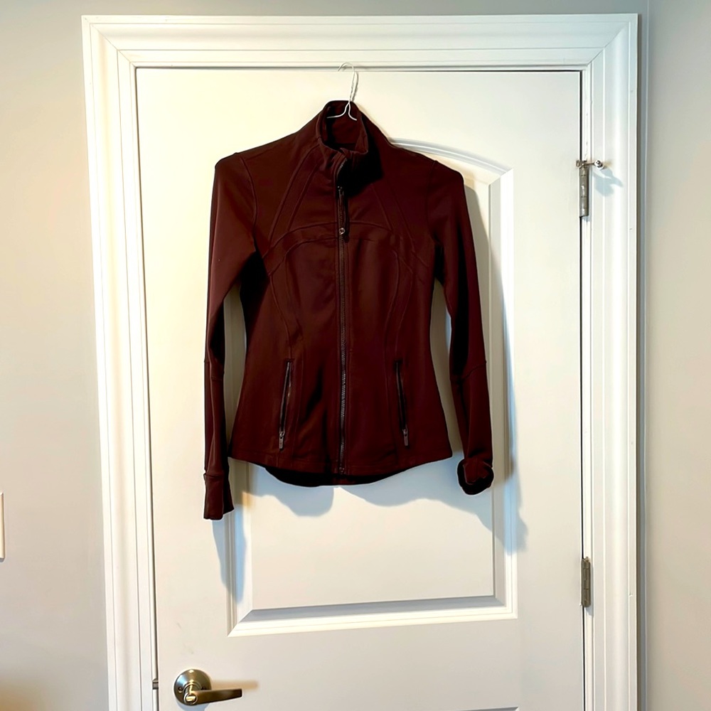 Lululemon zip up size 4